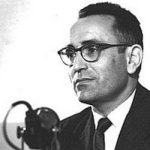 ابن يوسف بن خدة ، عضو لجنة التنسيق و التنفيذ لجبهة التحرير الوطني ، و رئيس الحكومة الجزائرية المؤقتة